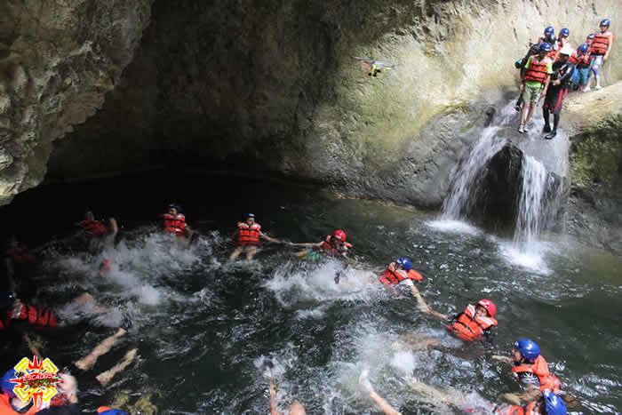 Caminata al cañón de las orquídeas en Jalcomulco, Veracruz Caminata al cañón de las orquídeas en Jalcomulco, Veracruz
